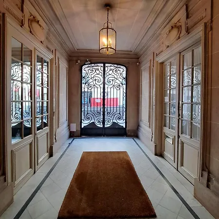 Апартаменты Tour Eiffel 16 Rive Droite